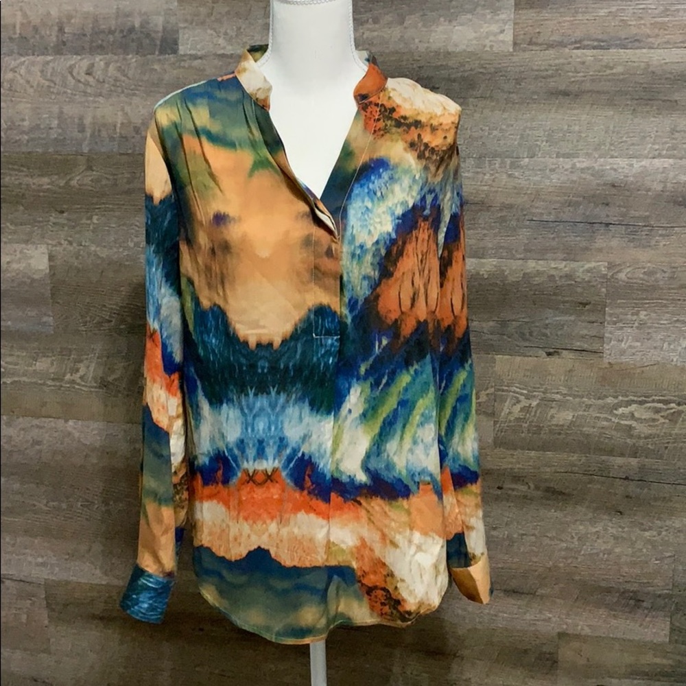 Tribal top